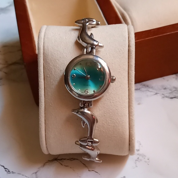 Accessories - Cute Women's Leaping Dolphins Stainless Steel Quartz Watch W/New Battery